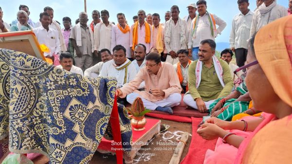 केंद्र सरकार महंगाई और जीएसटी लगाकर किसानों का जेब कर रही खाली- नवाज