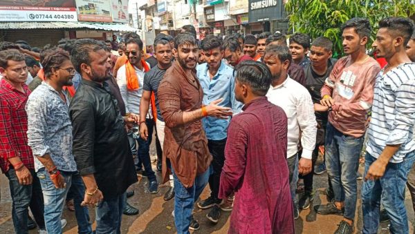 बढ़ते अपराध के खिलाफ  भाजयुमो ने किया सीएम का पुतला दहन