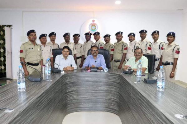 13 आरक्षक बने प्रधान आरक्षक