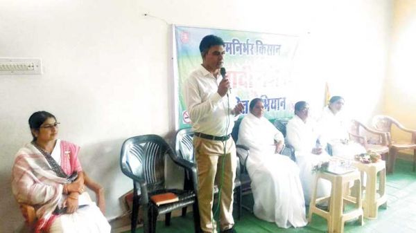 नशे से दूर रहने किया प्रेरित