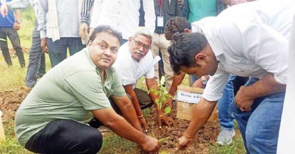 साइबर क्राइम के प्रति जागरूकता कार्यक्रम शुरू, रोपे पौधे