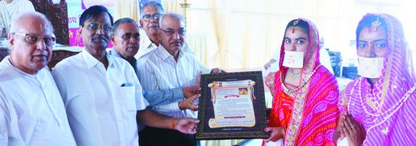 मोबाइल से पहले लाएं चेहरे पर स्माइल-राष्ट्र संत श्री ललित प्रभजी