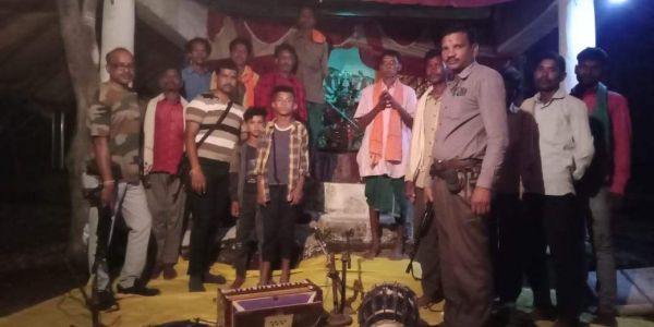 पुलिस ने नक्सल प्रभावित क्षेत्रों का किया दौरा