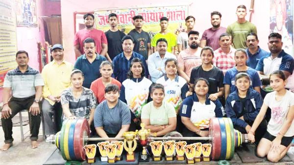 तीन दिनी भारोत्तोलन स्पर्धा, नांदगांव के खिलाडिय़ों का उत्कृष्ट प्रदर्शन