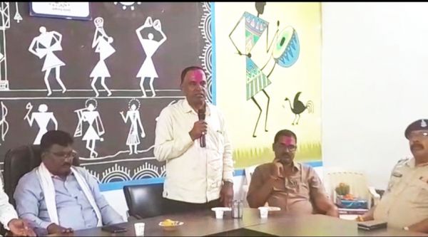 स्थानांतरण पर शुक्ला को दी विदाई