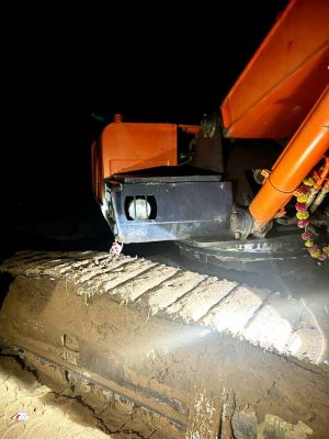 अवैध रेत खनन, चैन माउंटेन मशीन जब्त