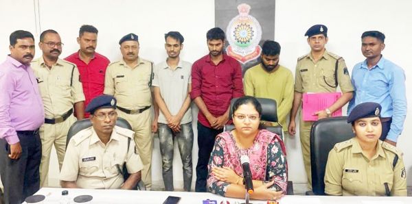 मुद्रा लोन दिलाने के नाम पर फर्जी वेबसाइट बनाकर ठगी, तीन आरोपी गिरफ्तार