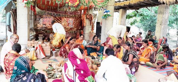 नवरात्र में होती है सर्पदेवी की पूजा