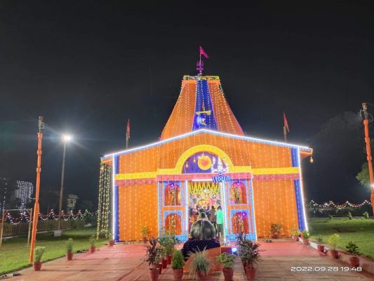 केदारनाथ ज्योर्तिलिंग के रूप में सजा हाईटेक कॉलोनी का दुर्गा पंडाल