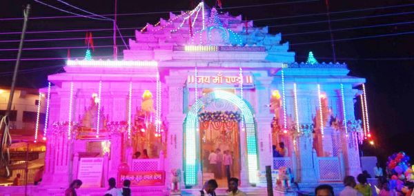 पंचमी में देवी के दर्शन को उमड़ी भीड़