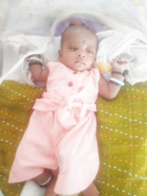 ईलाज के बाद चार माह की मासूम काव्या देखने लगी दुनिया