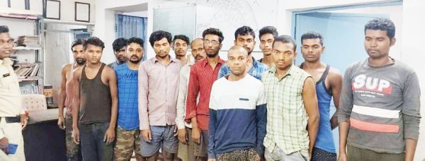 10 ट्रकों में लोड चोरी का 13 लाख का कोयला जब्त, 10 चालक गिरफ्तार, मालिक  फरार