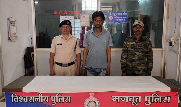 15 माह से फरार गांजा तस्कर एमपी से गिरफ्तार