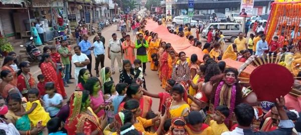 जशपुर में निकाली माता की 108 फीट लंबी चुनरी यात्रा