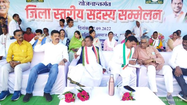 राजीव युवा मितान क्लब से गढ़बो नवा छत्तीसगढ़ की परिकल्पना हो रही साकार-लखमा