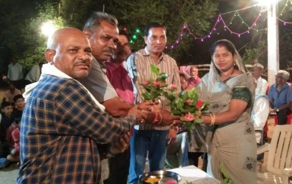 रंगमंच के लिए रात्रे ने दो लाख रुपए देने की घोषणा की