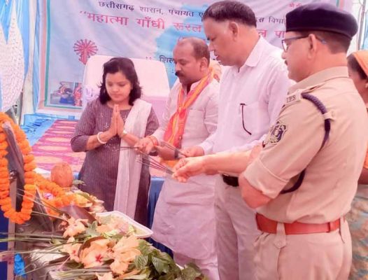 आजीविका के केन्द्र बनेंगे गौठान, ग्रामीण औद्योगिक पार्क का शिलान्यास