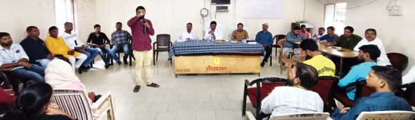 राजीव युवा मितान क्लब लोगों के विकास और उत्थान की योजना