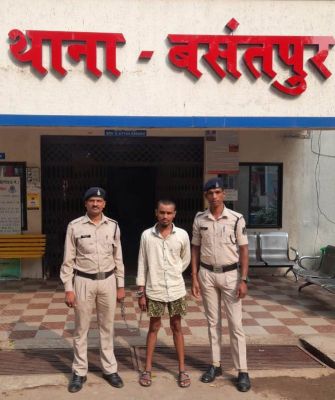 शराब बिक्री करते आरोपी पकड़ाया, 140 पौवा जब्त