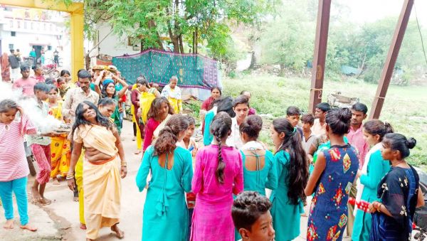 रूद्रेश्वर घाट में मां दुर्गा की प्रतिमाओं का विसर्जन