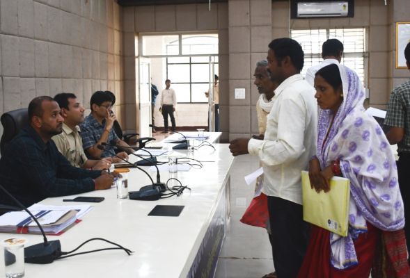 जनदर्शन : कलेक्टर, एसपी व वनमण्डलाधिकारी ने सुनी समस्याएं