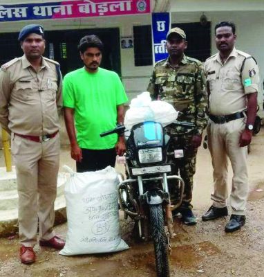 बाइक से गांजा तस्करी, हरियाणा का युवक गिरफ्तार