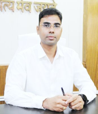 नए कलेक्टर कुलदीप शर्मा ने संभाला पदभार