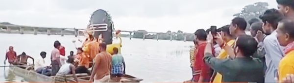 जस गीत, डीजे के साथ माँ दुर्गा की प्रतिमाओं का विसर्जन