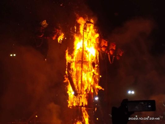 55 फीट के रावण पुतले का दहन