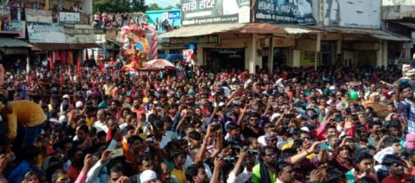 माँ दुर्गा की विदाई में उमड़ा जनसैलाब