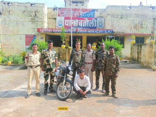 चोरी की बाइक के साथ आरोपी गिरफ्तार