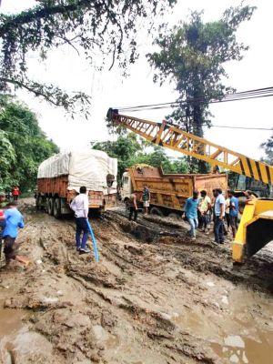 घरघोड़ा मार्ग पर लगा लंबा जाम