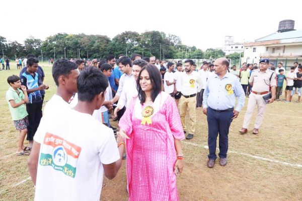 छत्तीसगढिया ओलंपिक स्पर्धा में पहुंचे कलेक्टर-एसपी