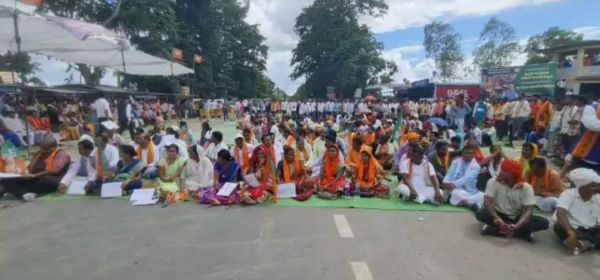 32 फीसदी आरक्षण रखने के लिए अजजा मोर्चा का चक्काजाम