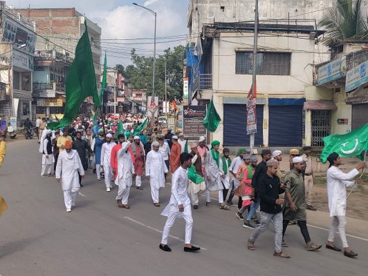 ईद मिलादुन्नबी पर निकाला जुलूस 