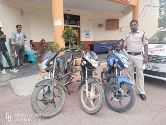 नाबालिग से 3 बाईक बरामद