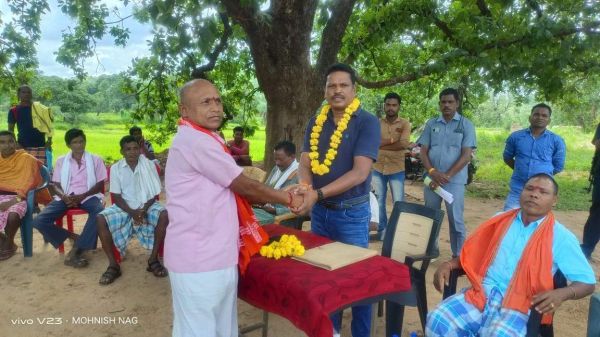 विधायक बेंजाम ने गांवों में लगाई जन चौपाल, सुनीं समस्याएं