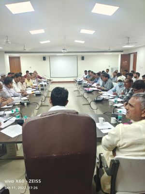 सड़क पैचवर्क की सुस्ती से भड़के महापौर, लगाया जुर्माना