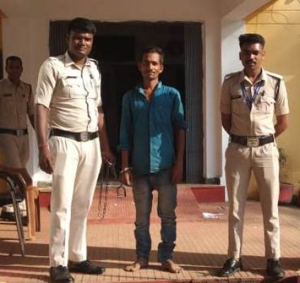 घर के सामने गाली-गलौज करने वाला पकड़ाया