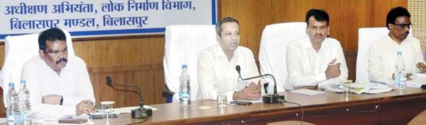  15 दिसंबर तक दुरुस्त करें सभी सडक़ें,  भेंट-मुलाकात में सीएम को जवाब देने के लिए रहें तैयार