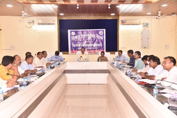 सडक़ें दुरुस्त करने 4 दिन में कार्ययोजना बनाकर दें