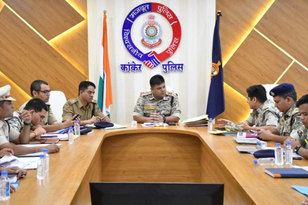 गैरकानूनी कार्यों पर सख्ती बरतने एसपी ने दिए निर्देश