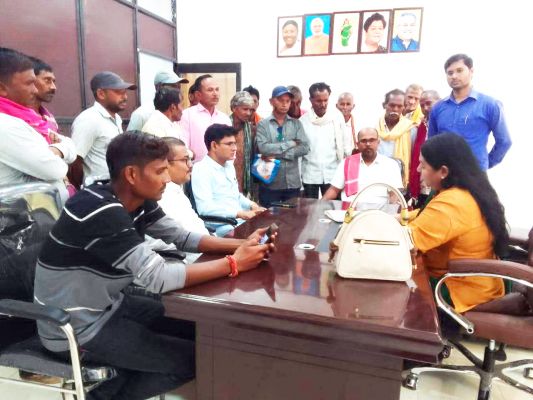 फसल क्षतिपूर्ति की राशि की मांग की गुहार