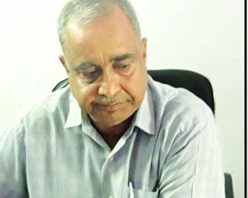 चपरासी से रिश्वत लेने वाले दोनों बाबू निलंबित