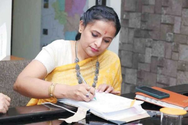 कलेक्टर रानू साहू दो दिन बाद पहुंची रायगढ़, बंगले की बजाए सर्किट हाउस में बिताई रात