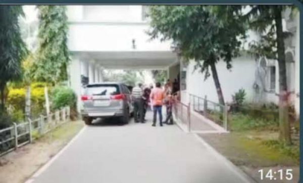 कोरबा कलेक्टोरेट में छापा, ईडी की टीम बस और 3 इनोवा में पहुंची