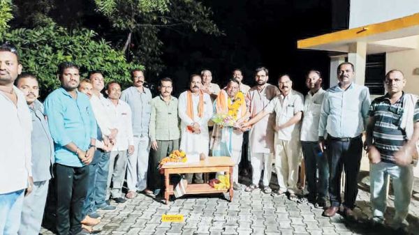 समाजसेवी ईश्वरी ने दिव्यांग बच्चों संग मनाया जन्मदिन