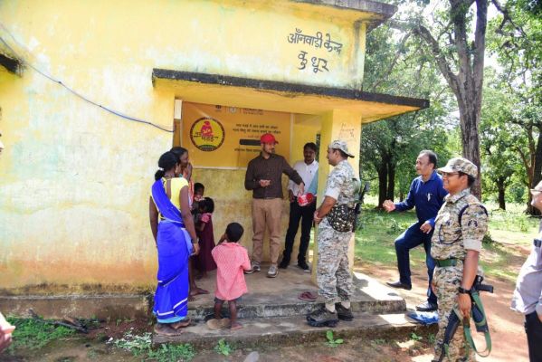 आंगनबाड़ी केंद्र कुधुर का किया अवलोकन