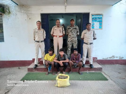 15 किलो तांबा तार के साथ तीन आरोपी पकड़ाये