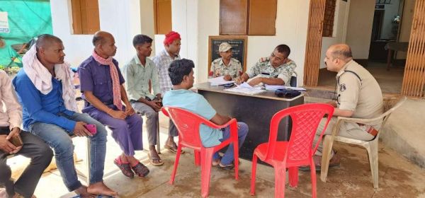 युवती ने जंगल में लगाई फाँसी, दो दिन बाद परिजनों को चला पता